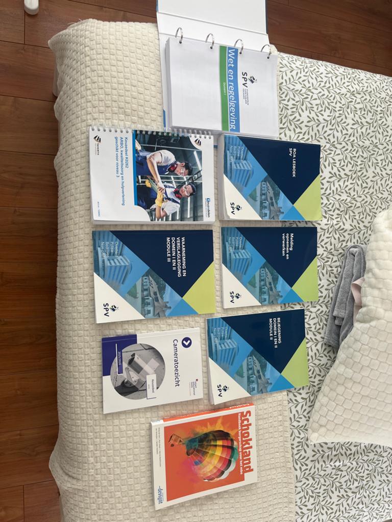 Boekenpakker 3e leerjaar MBO3 HTV ROC Midden Nederland, Boeken, Schoolboeken, Ophalen of Verzenden, Zo goed als nieuw, Overige niveaus
