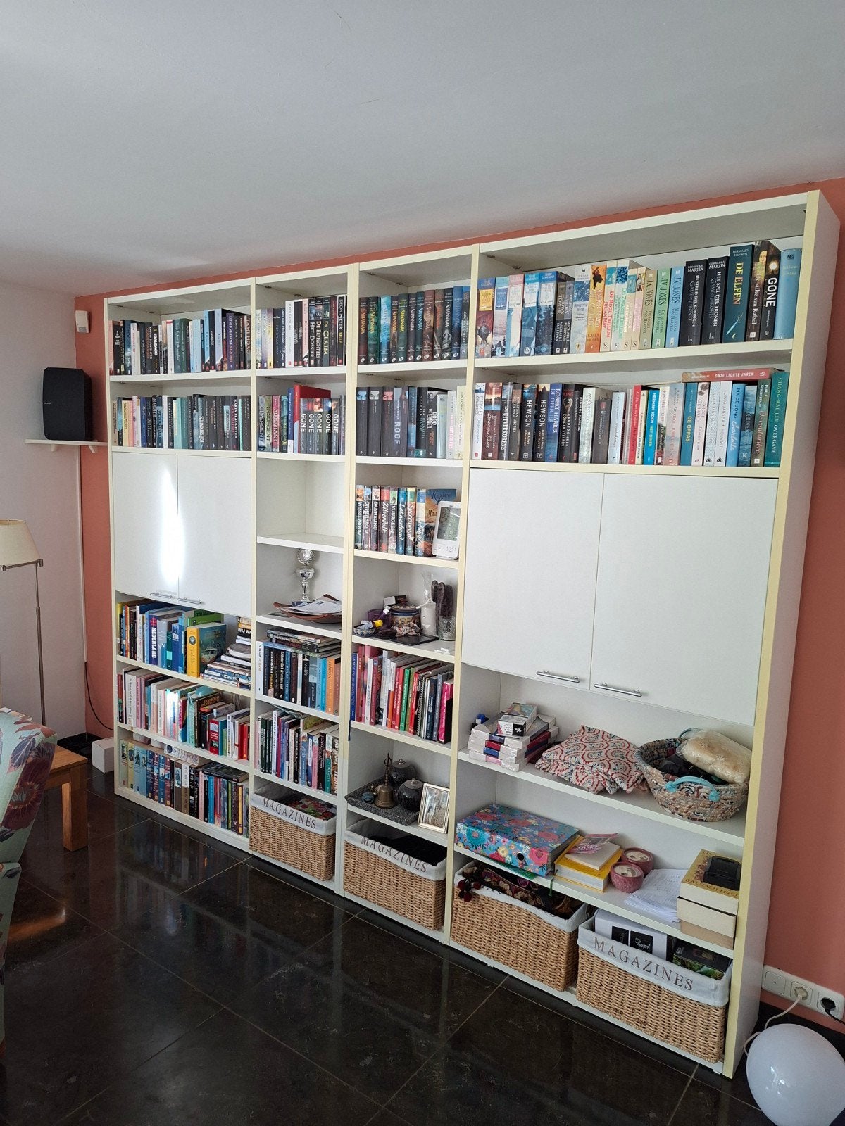 wand boeken kast. 286 cm breed, 230 cm hoog en 30 cm diep, Ophalen, 200 cm of meer, 200 cm of meer, 25 tot 50 cm