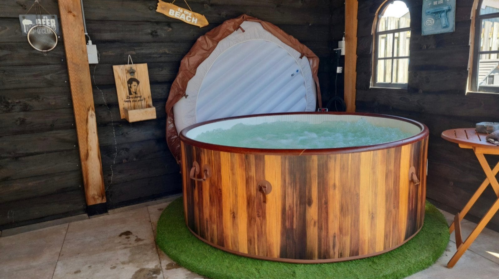 Bestway Lay-Z-Spa Helsinki AirJet Plus – Wifi, Tuin en Terras, Ophalen of Verzenden, Zo goed als nieuw, Afdekzeil, Opblaasbaar