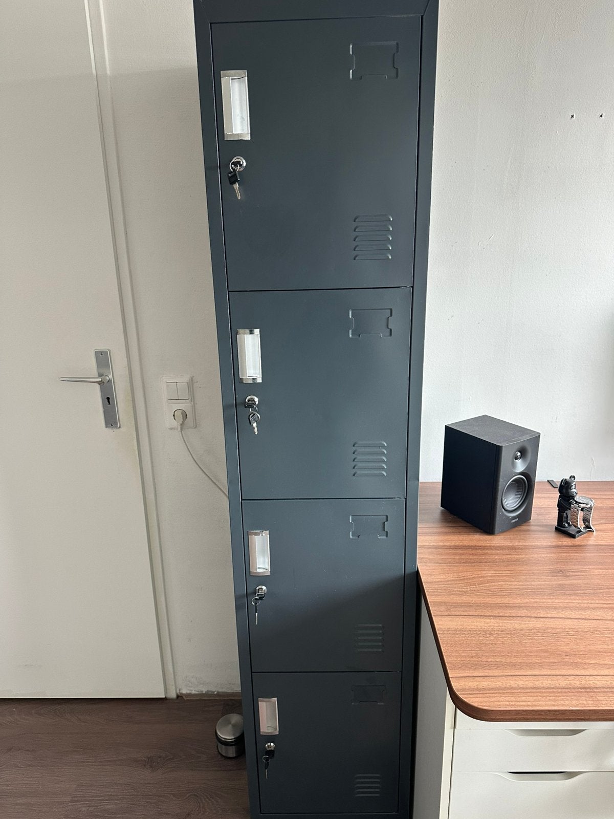 metalen lockerkast 4-deurs, zwart/antraciet, Ophalen, Gebruikt, Industrieel