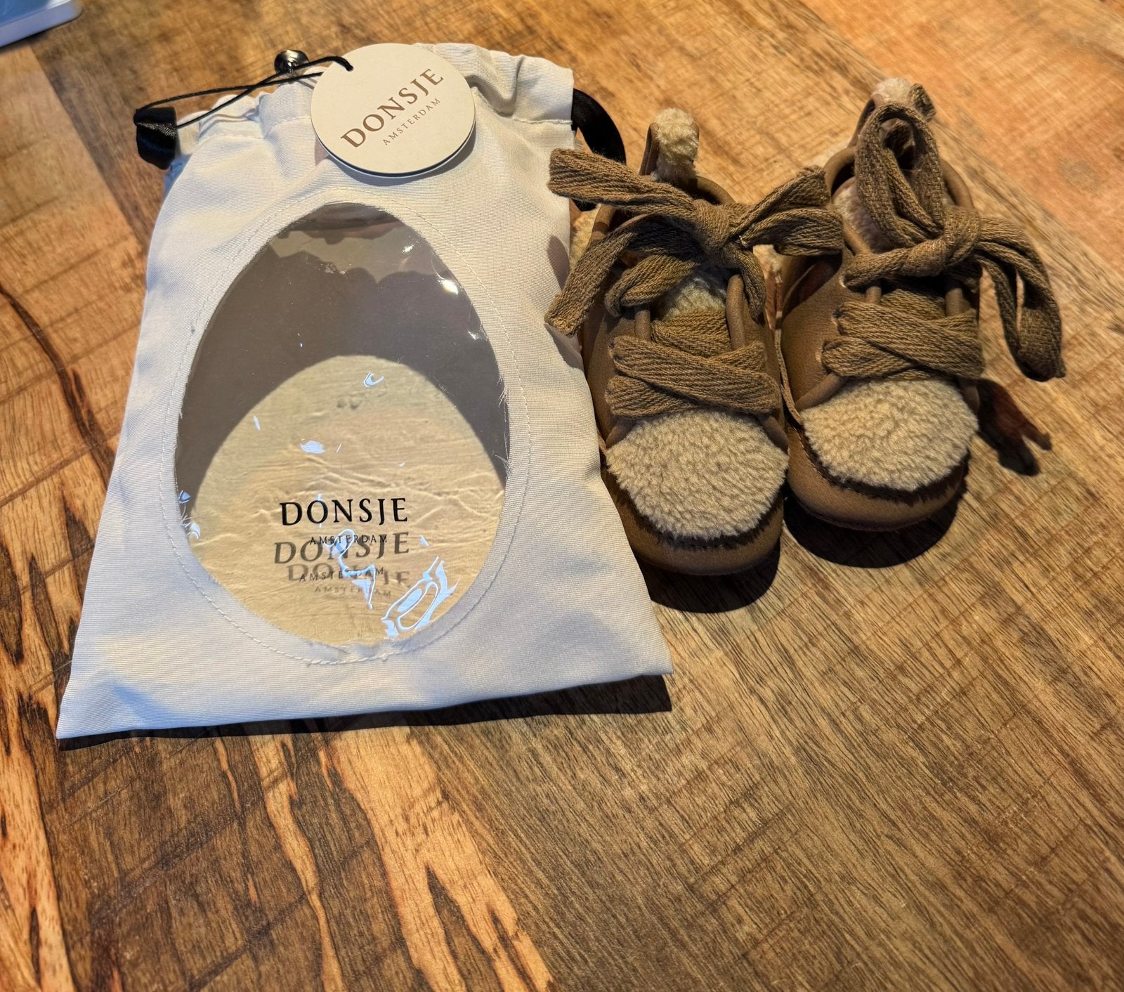 Donsje Amsterdam Semmi Sneakers | Truffle Nubuck, Ophalen of Verzenden, Nieuw, Jongetje of Meisje, Schoentjes
