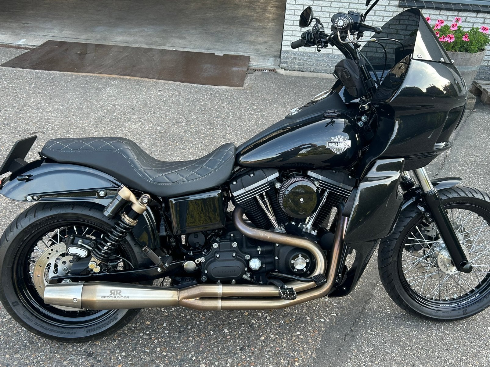 Harley Davidson dyna street bob, 2 cilinders, Occasion, 1680 cc, Chopper