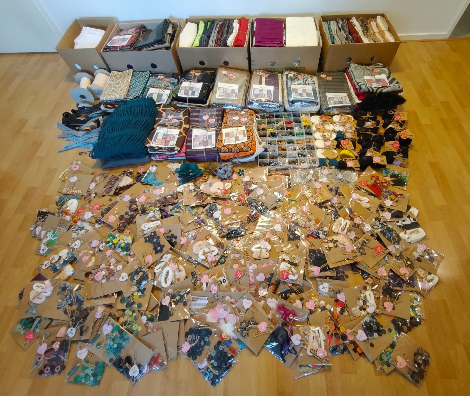 Grote stoffen en fournituren collectie, Ophalen, Nieuw