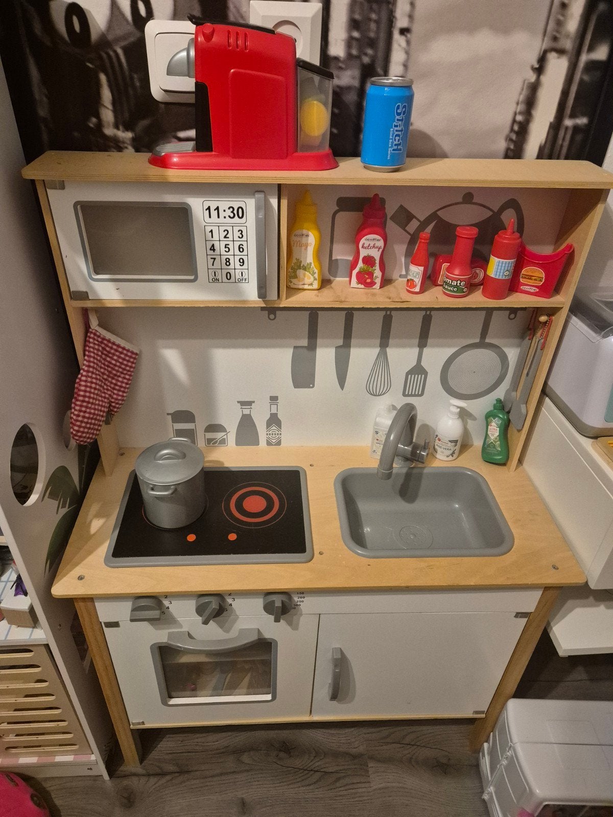 houten speelgoed keuken met magnetron en kookplaat, Ophalen, Gebruikt, Hout, Speelkeuken