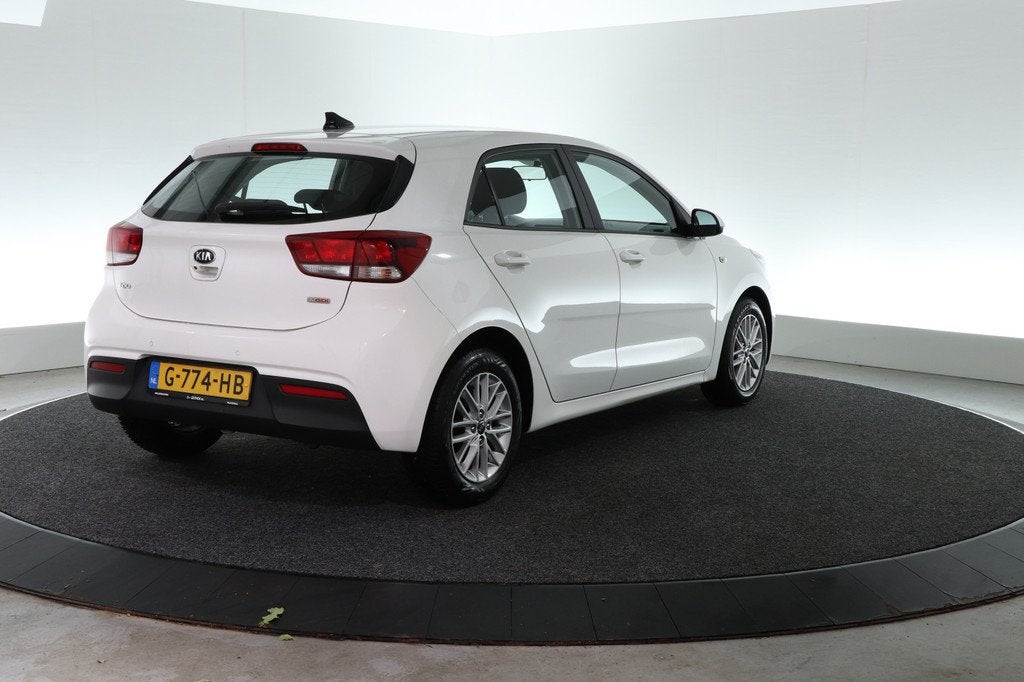 Kia Rio 1.0 TGDI DynamicLine | CARPLAY | CAMERA | CRUISE |, Auto's, Kia, Gebruikt, Euro 6, 1055 kg, Origineel Nederlands