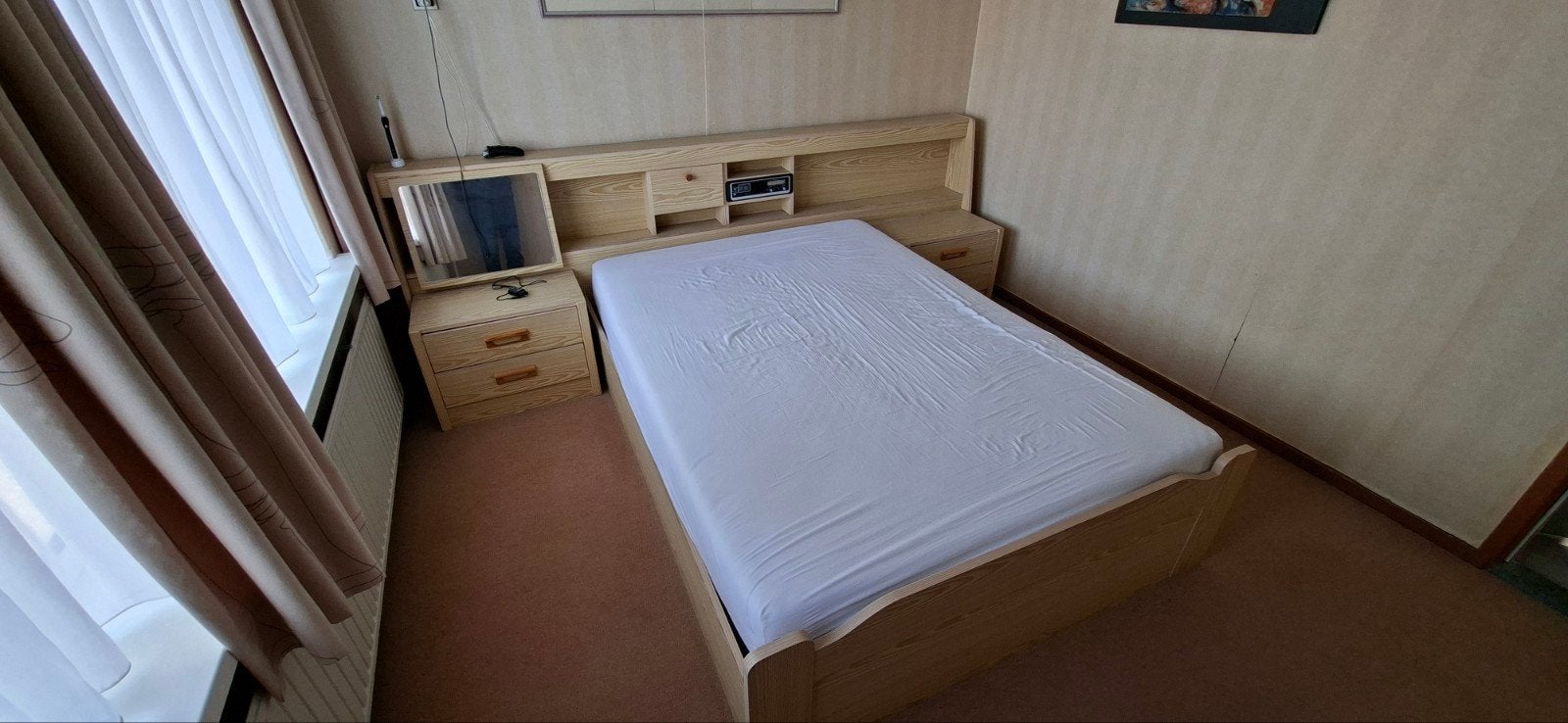 Bed 2 persoons slaapkamer incl matras gratis, Ophalen, Gebruikt, Eenpersoons, Wit