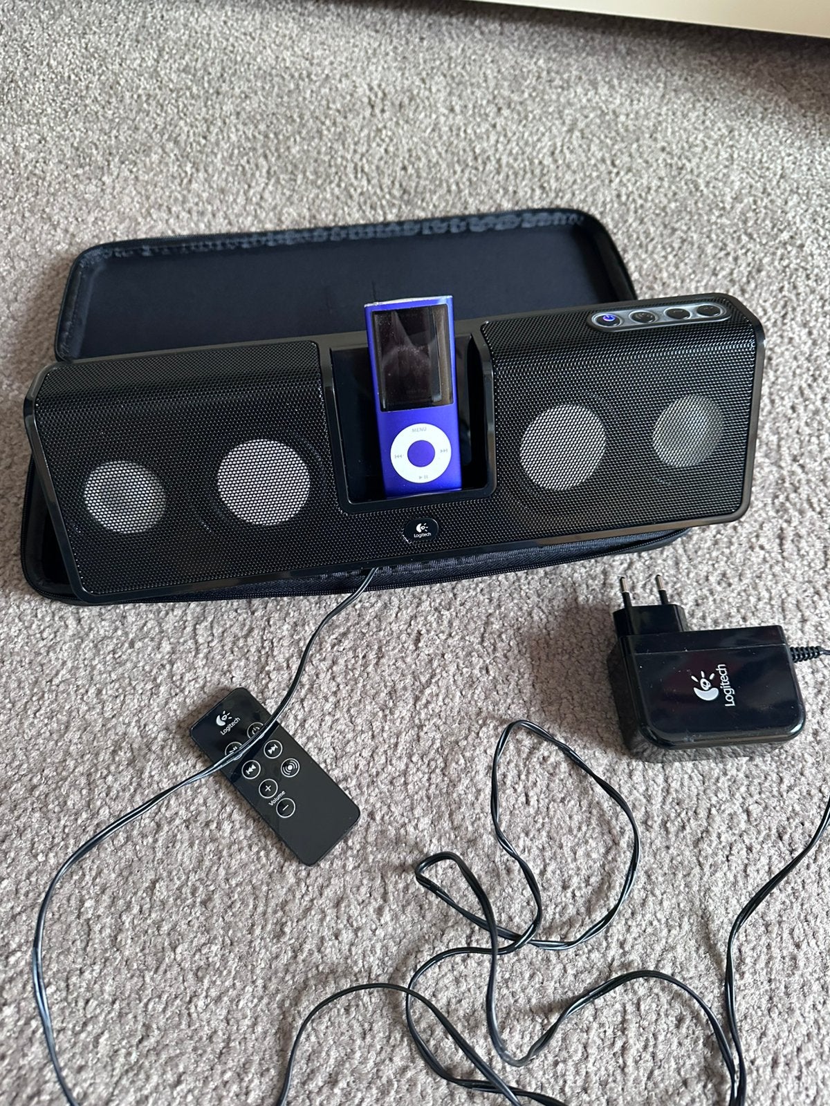 Logitec mm50 Ipod speler, Ophalen of Verzenden, Zo goed als nieuw, Classic