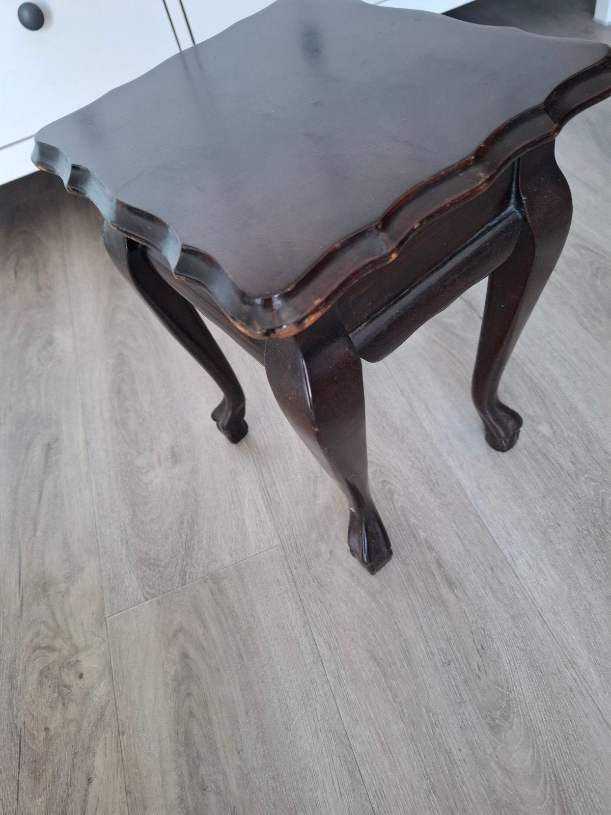 Vintage zwaar  QUEEN ANN stijl bijzet tafeltje hout 27x25x36, Antiek en Kunst, Antiek | Meubels | Tafels, Ophalen of Verzenden