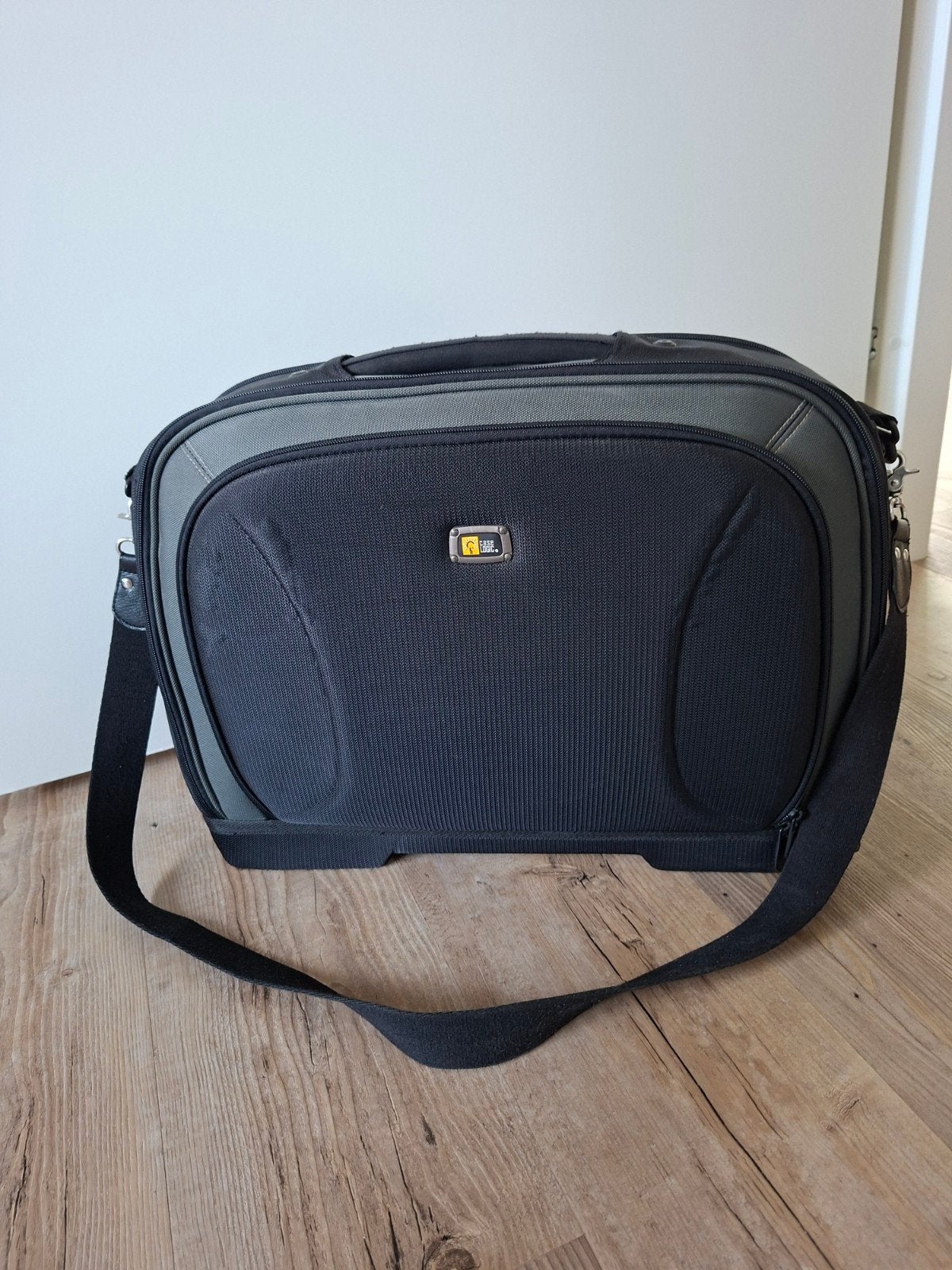 nieuw Case Logic Laptoptas met Schouderband - Zwart/Grijs, Ophalen of Verzenden, Overige typen