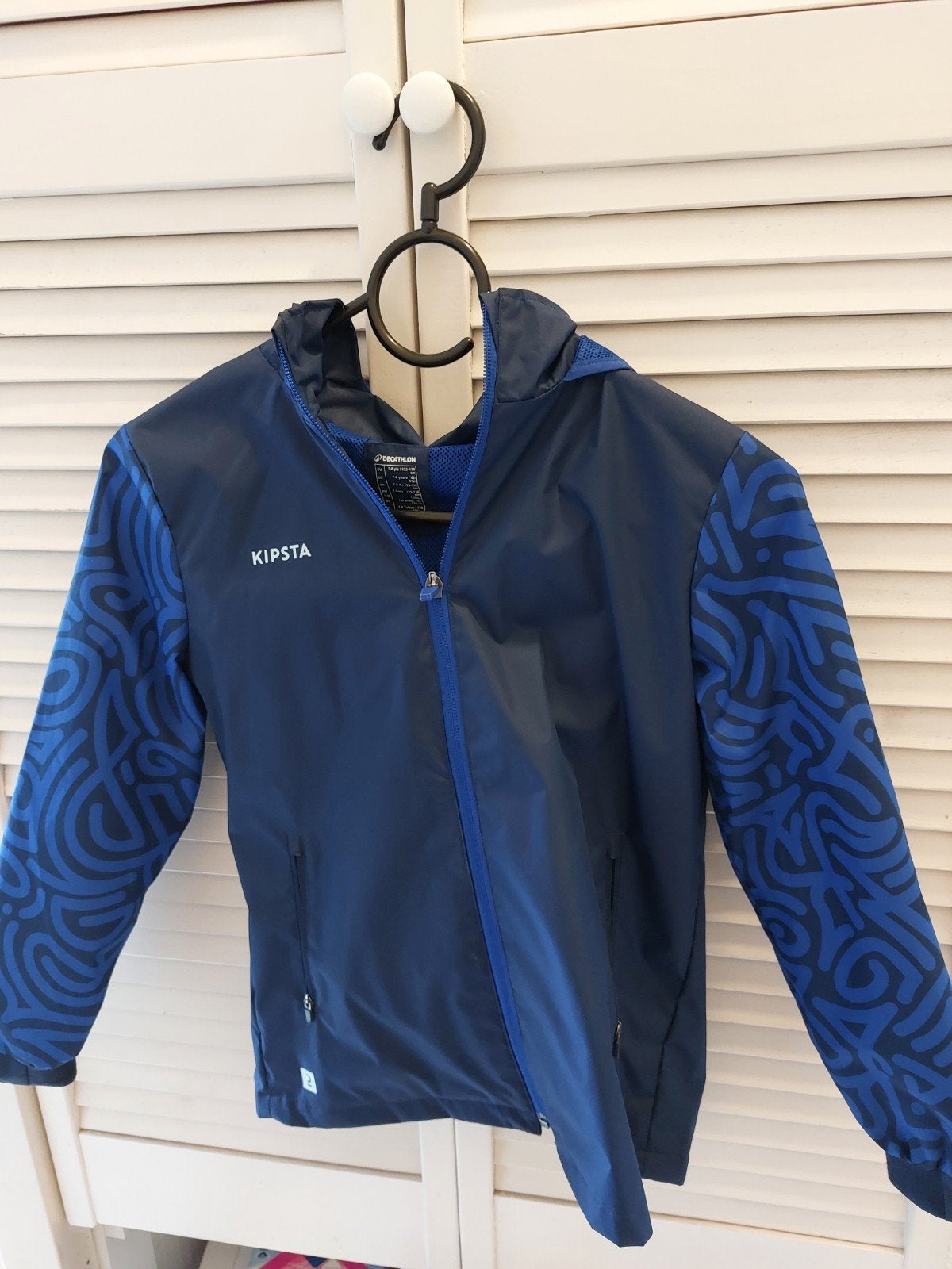 Nieuw regenjasje Kipsta maat 134, Verzenden, Kipsta, Nieuw, Jongen