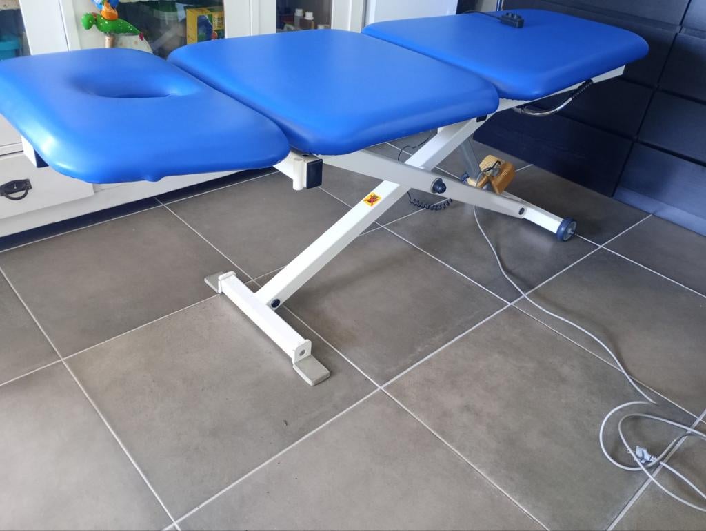 Massagetafel/ behandeltafel., Ophalen