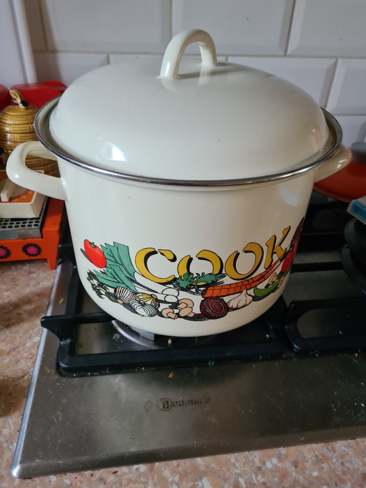 Grote vintage emaille soeppan met groentemotief, Ophalen of Verzenden