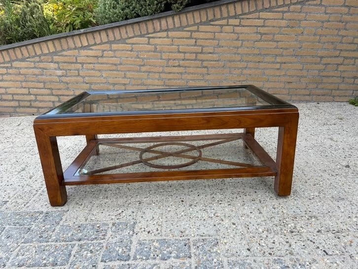 Vintage notenhouten salontafel met glas – 110 x 65 cm, Ophalen, Vintage klassiek – notenhout met glas, Gebruikt, 100 tot 150 cm