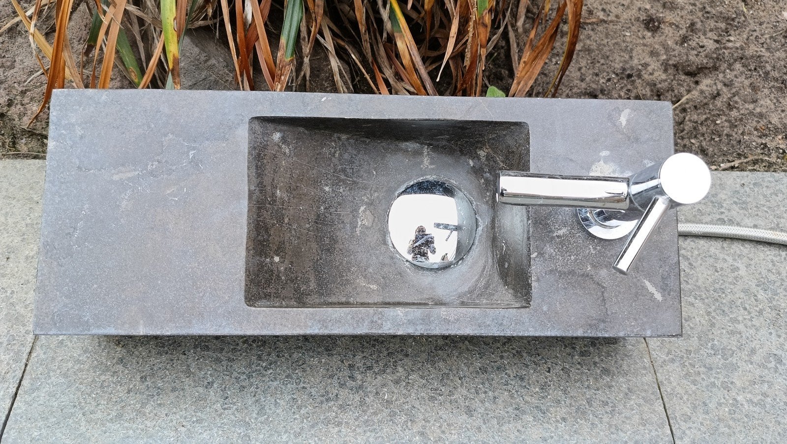 Natuurstenen wastafel met kraan - Gebruikt, Ophalen of Verzenden