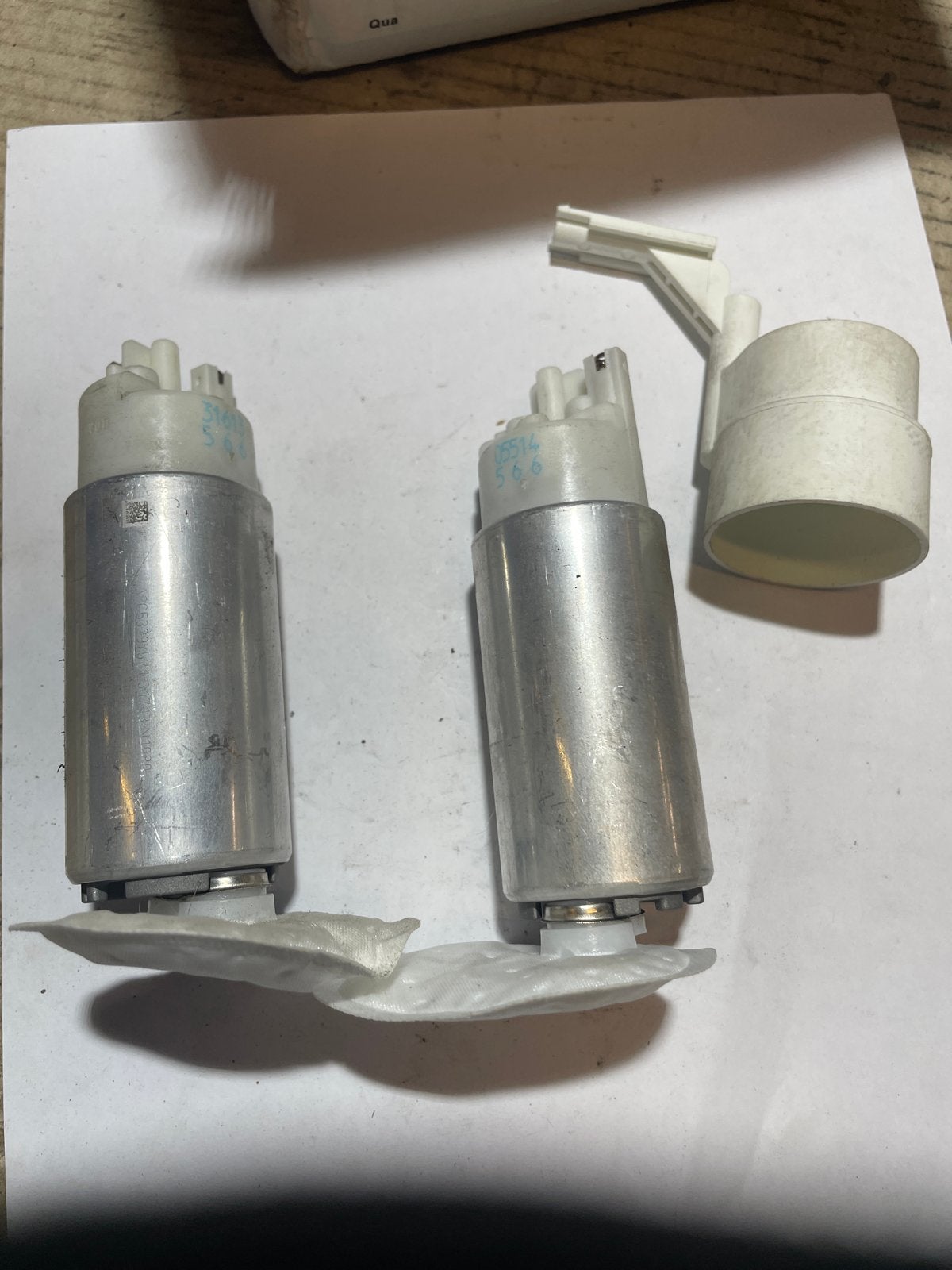 2 stuks Elektrische in-tank brandstofpomp met filter, Ophalen, Gebruikt