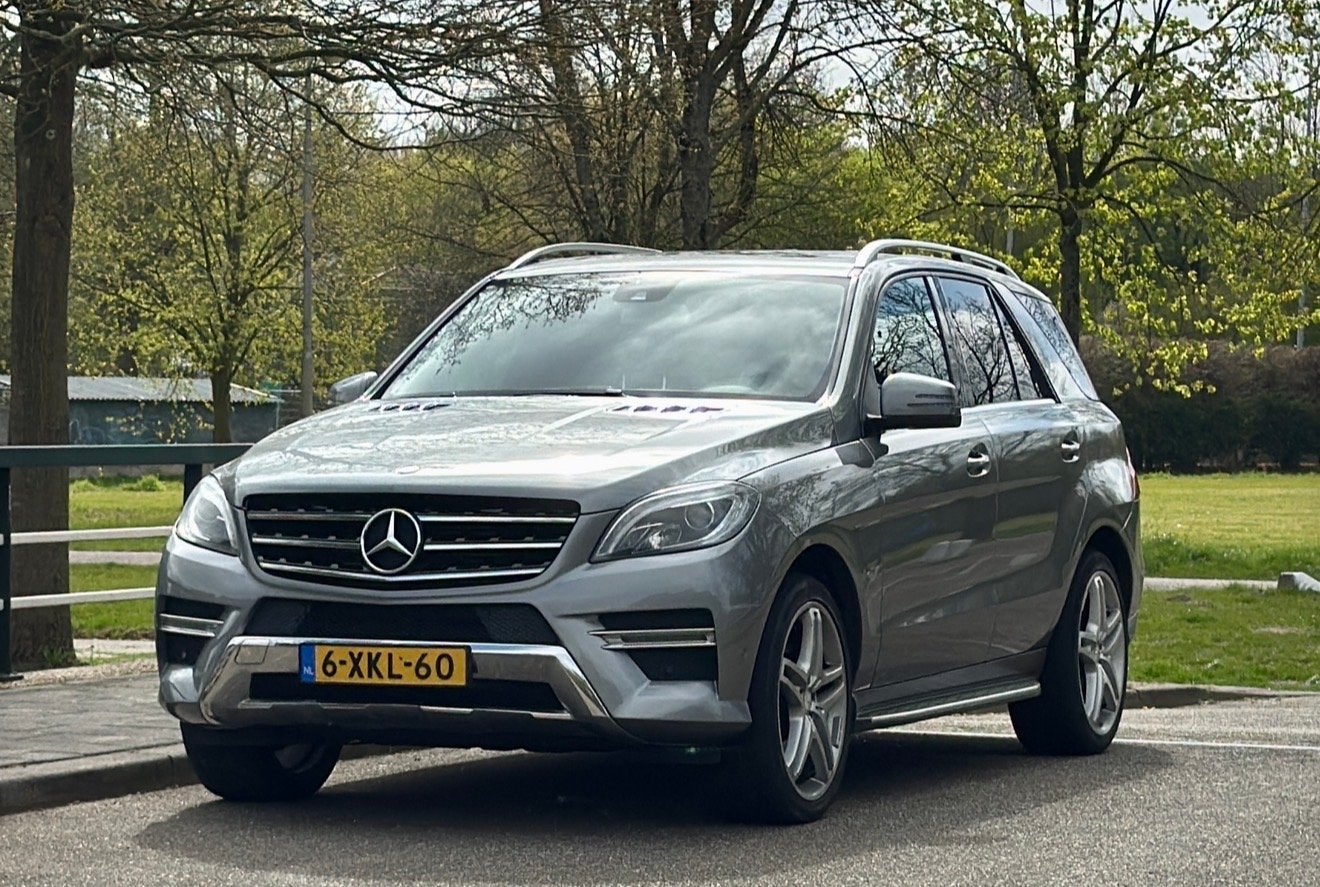 Mercedes-Benz M-Klasse Ml350 Bluetec 4MATIC 2013 Grijs, Automaat, Zwart, 258 pk, 255 €/maand