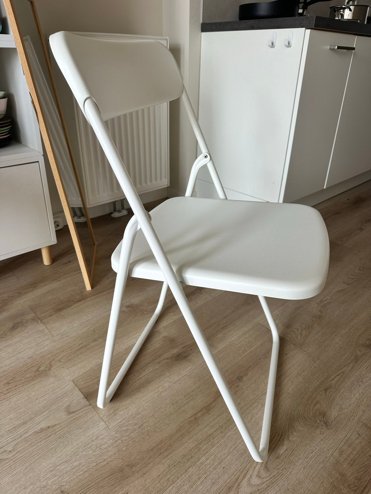 4x IKEA VIHALS klapstoelen - Zo goed als nieuw, Huis en Inrichting, Ophalen, Wit, Zo goed als nieuw, Vier