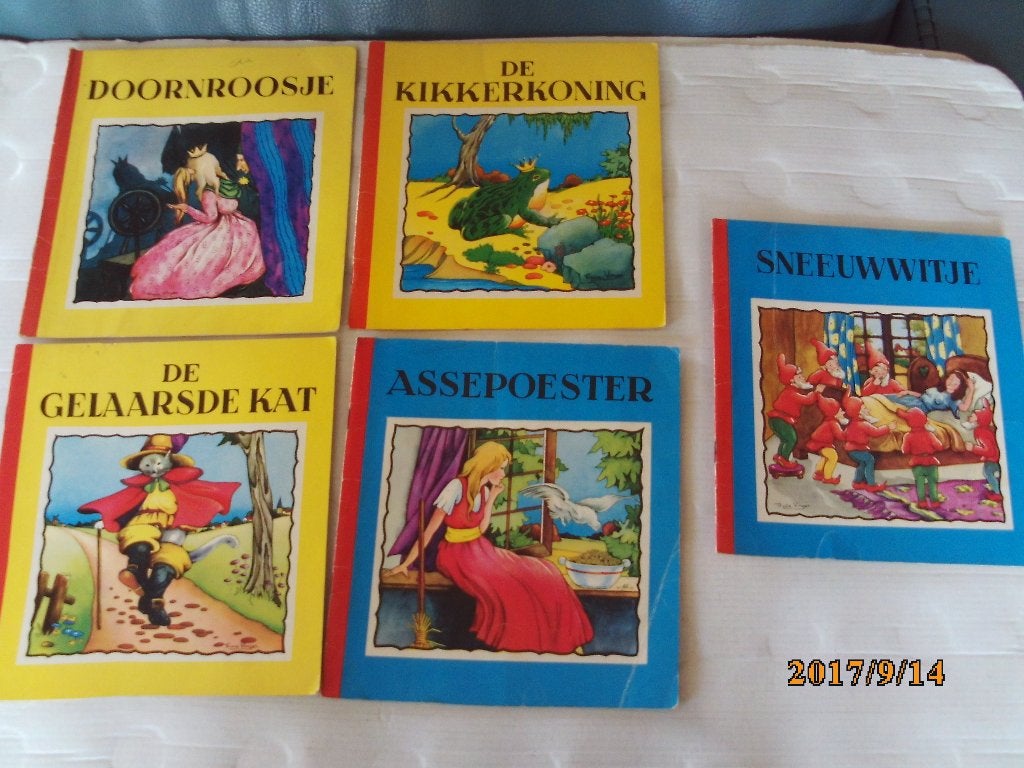 5 boekjes sprookjes en verhaaltjes - uitg. mulder, Boeken, Ophalen of Verzenden, Gelezen