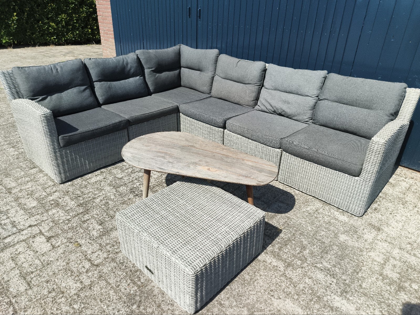 Loungeset met perfecte kussens en hardhouten Salontafel, Ophalen, Zo goed als nieuw, Loungeset, Wicker