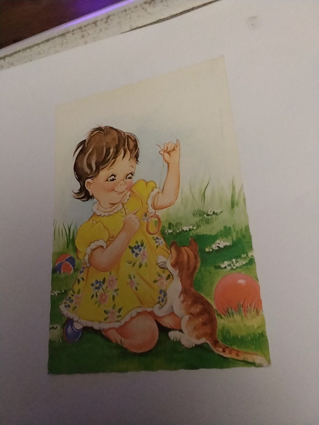 Vintage Ansichtkaart: Meisje met Kat en Bal 1971, Ophalen of Verzenden, 1960 tot 1980, Gelopen