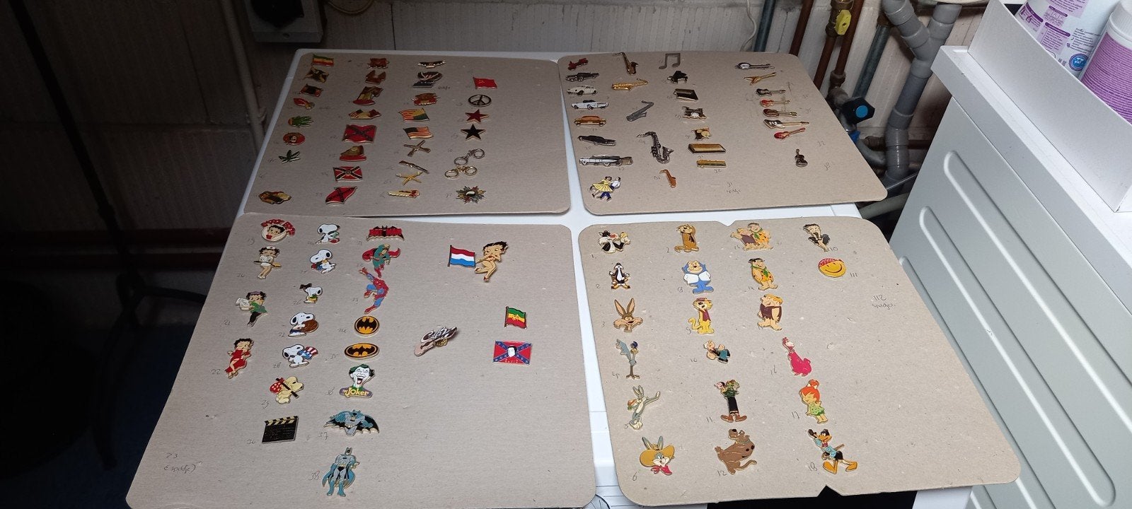 Partij 100 pins assorti nieuw elk item 1 maal !   in 1 koop!, Ophalen, Nieuw, Staal