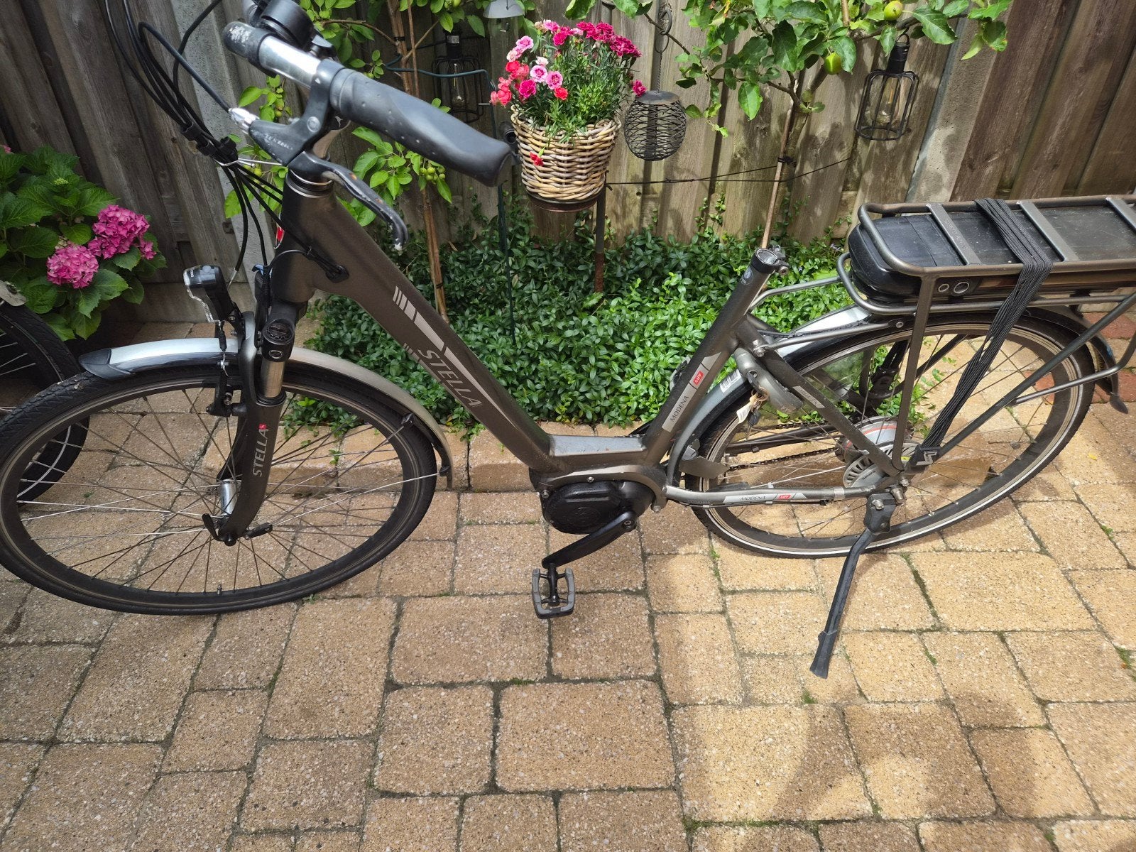 Opknapfiets Stella Modena - Achterband en zadel defect, Ophalen of Verzenden, Gebruikt, Overige merken