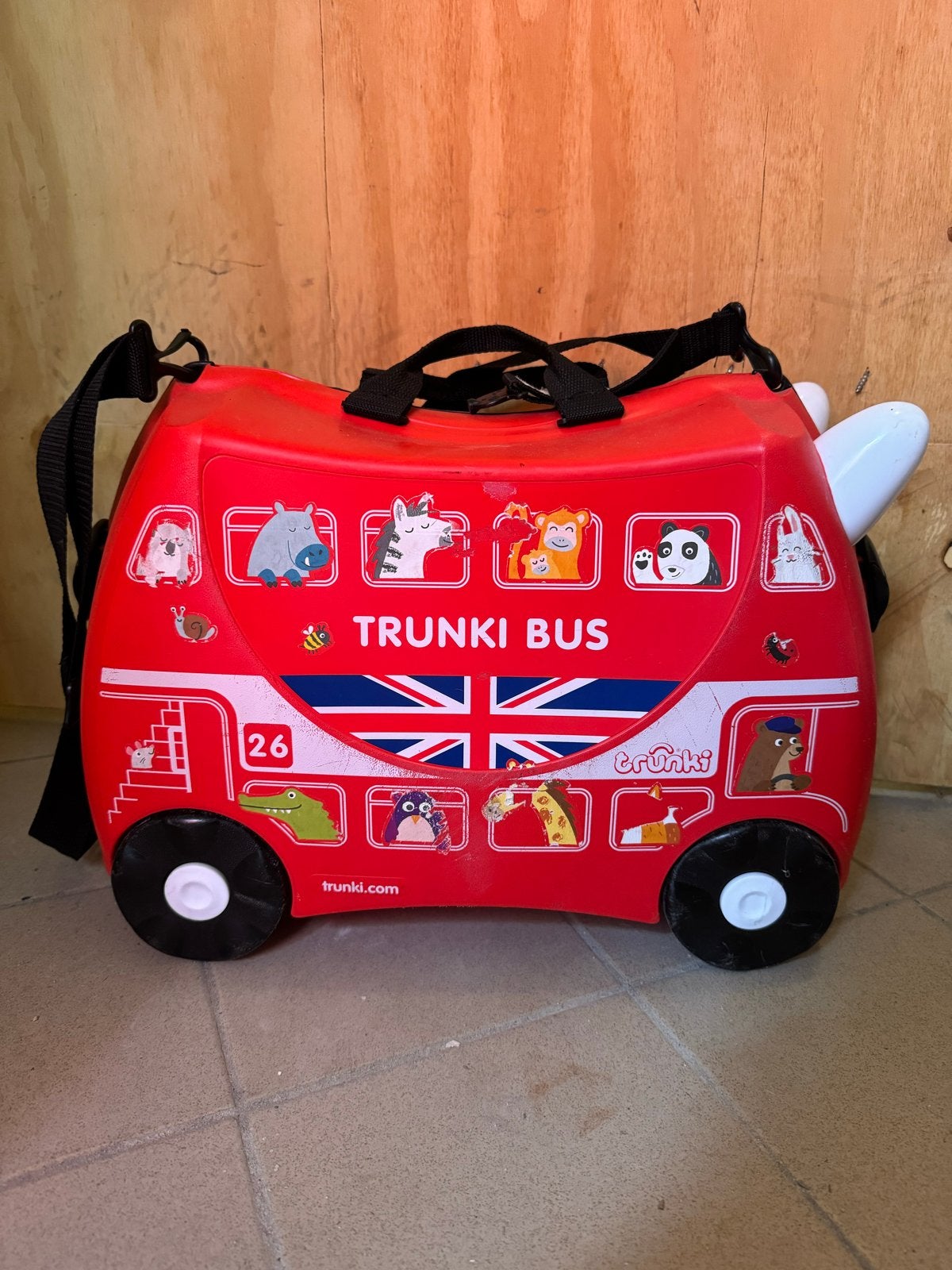 Trunki Bus Kinderkoffer - Rood met Wieltjes, Gebruikt, Hard kunststof, Slot, Minder dan 50 cm