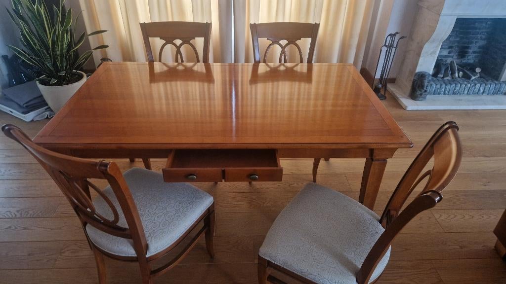 Kersenhout tafel met 4 stoelen, Huis en Inrichting, Tafels | Eettafels, Ophalen, 100 tot 150 cm, Zo goed als nieuw, 150 tot 200 cm