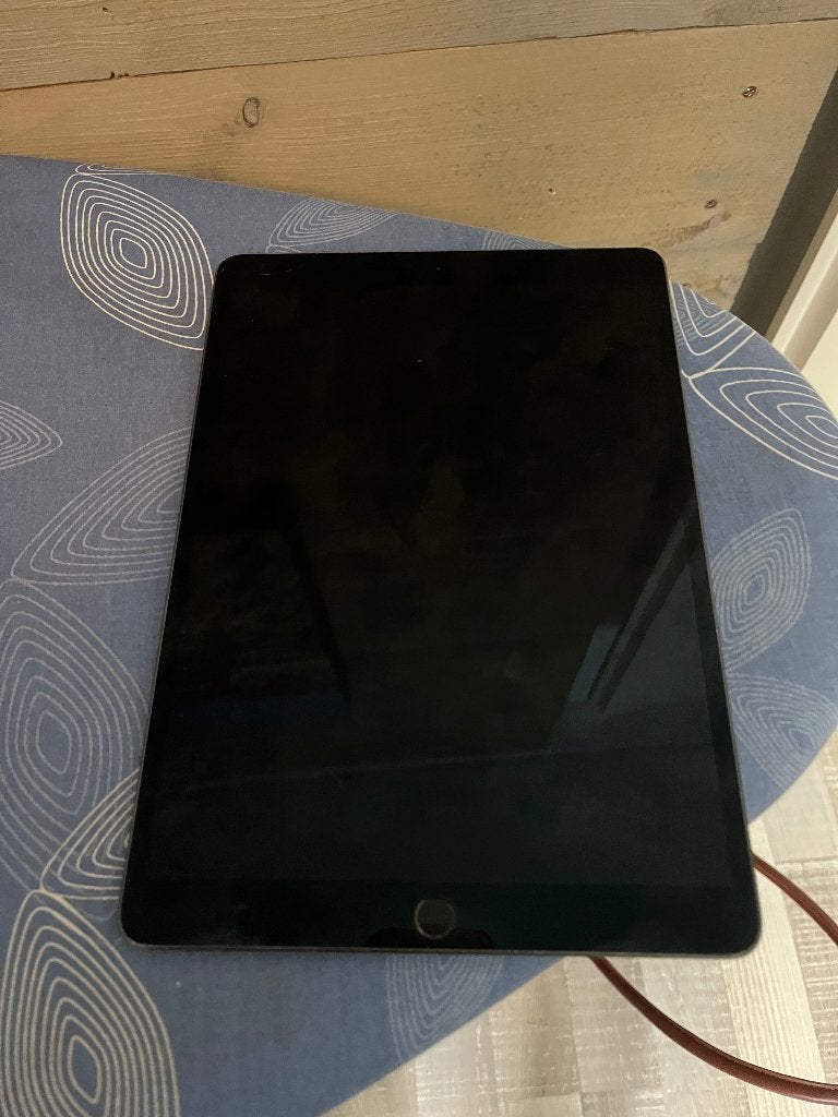 Apple iPad Air 3 2019 64GB Wi-Fi, 10 inch, Gebruikt, Apple iPad Air, Ophalen of Verzenden