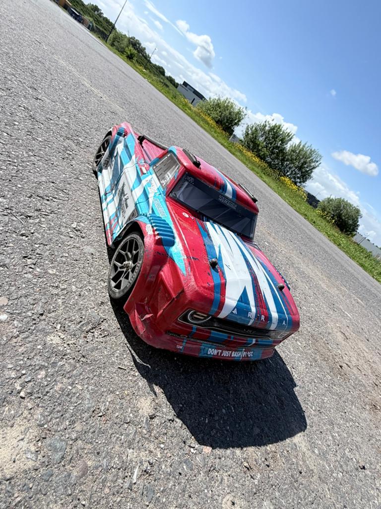 Arrma vendetta 3s, Hobby en Vrije tijd, Modelbouw | Radiografisch | Auto's, Ophalen of Verzenden, Zo goed als nieuw, Auto offroad