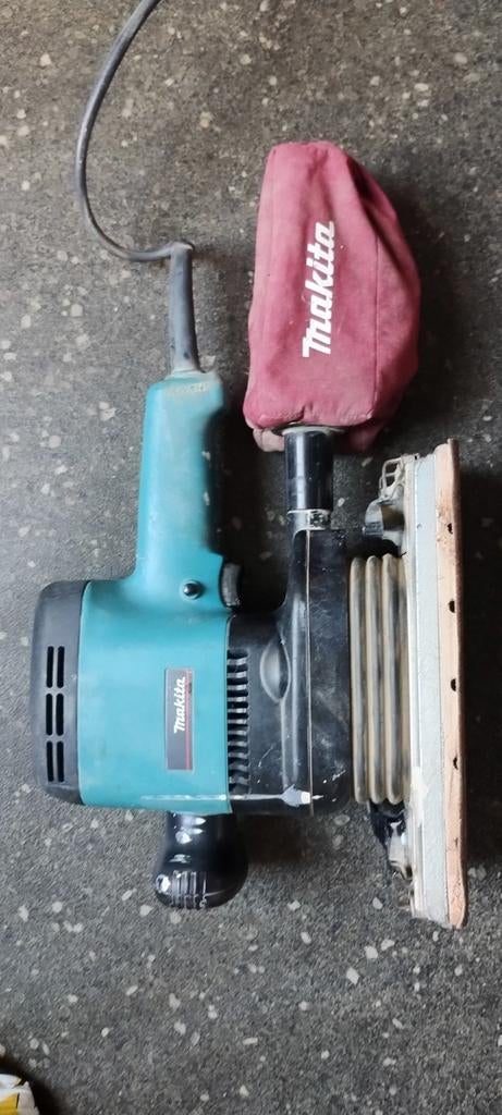 Makita 9046 Vlakschuurmachine - Groot Model, Doe-het-zelf en Verbouw, Ophalen of Verzenden, Gebruikt, Minder dan 600 watt, Vlakschuurmachine