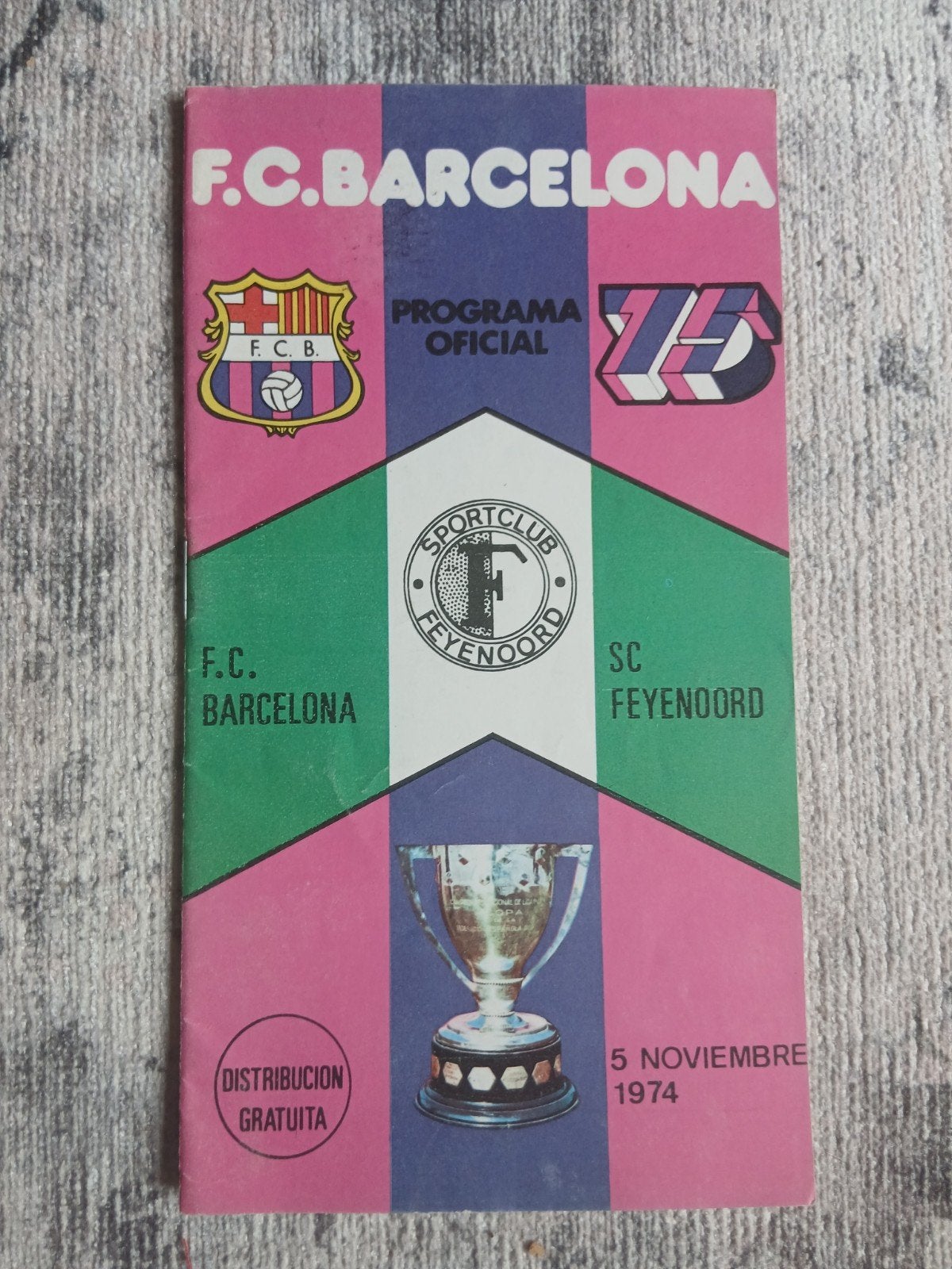 FC Barcelona vs Feyenoord Programma 1974, Verzamelen, Ophalen of Verzenden, Feyenoord, Boek of Tijdschrift