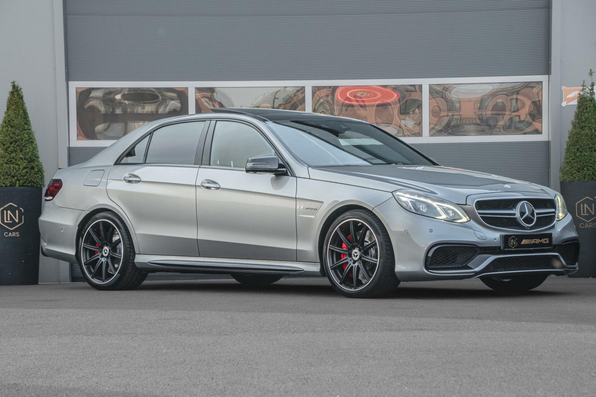 Mercedes E-klasse AMG 63 S 4MATIC | Carbon | DAB | Pano, Automaat, Gebruikt, Met garantie (alle), Bedrijf