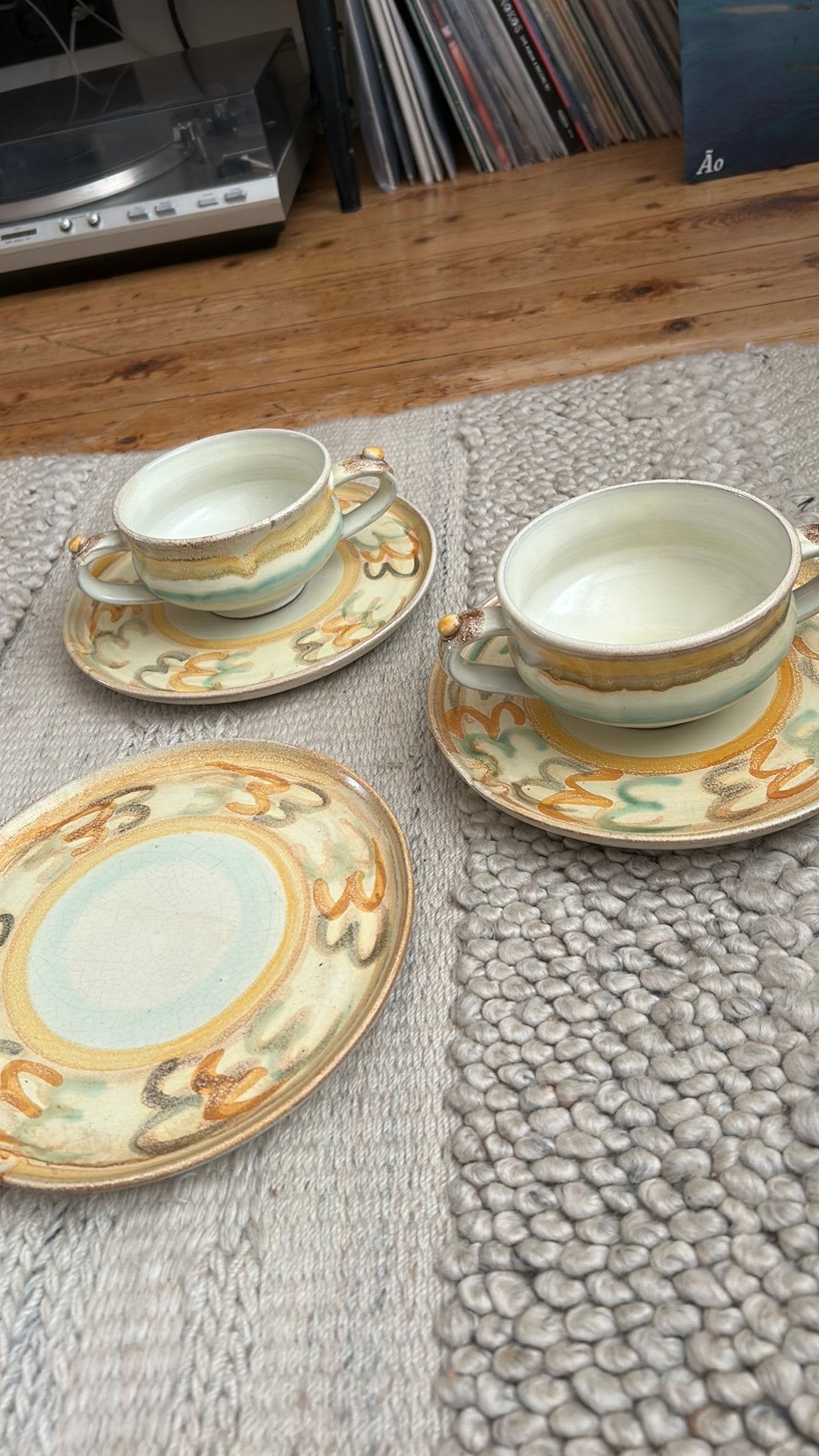Vintage studio pottery keramiek borden en kommen, Keramiek, Ophalen of Verzenden, Zo goed als nieuw, Bord(en)