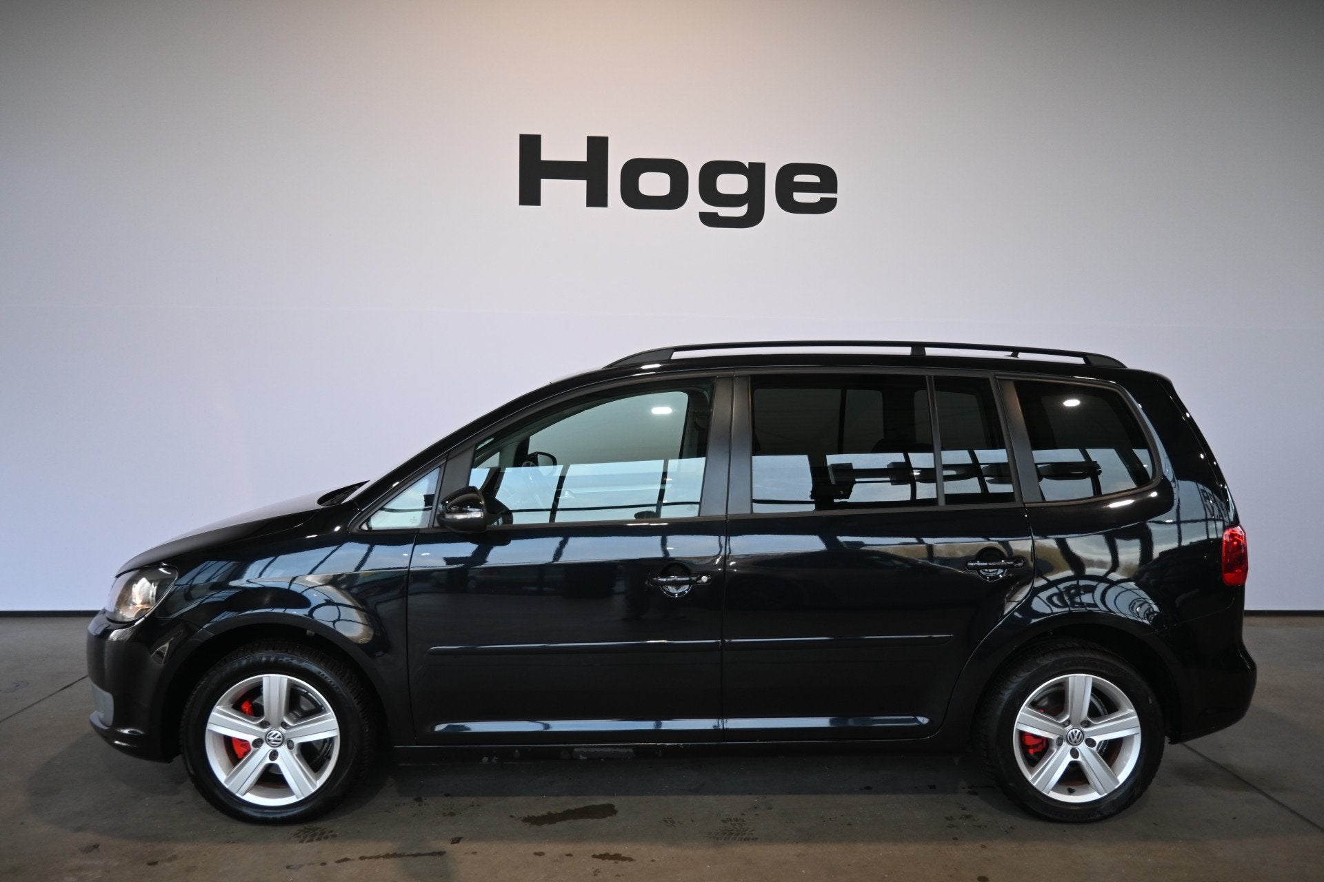 Volkswagen Touran 1.4 TSI Highline Automaat Clima Stoelverwa, Euro 5, Gebruikt, 4 cilinders, Zwart