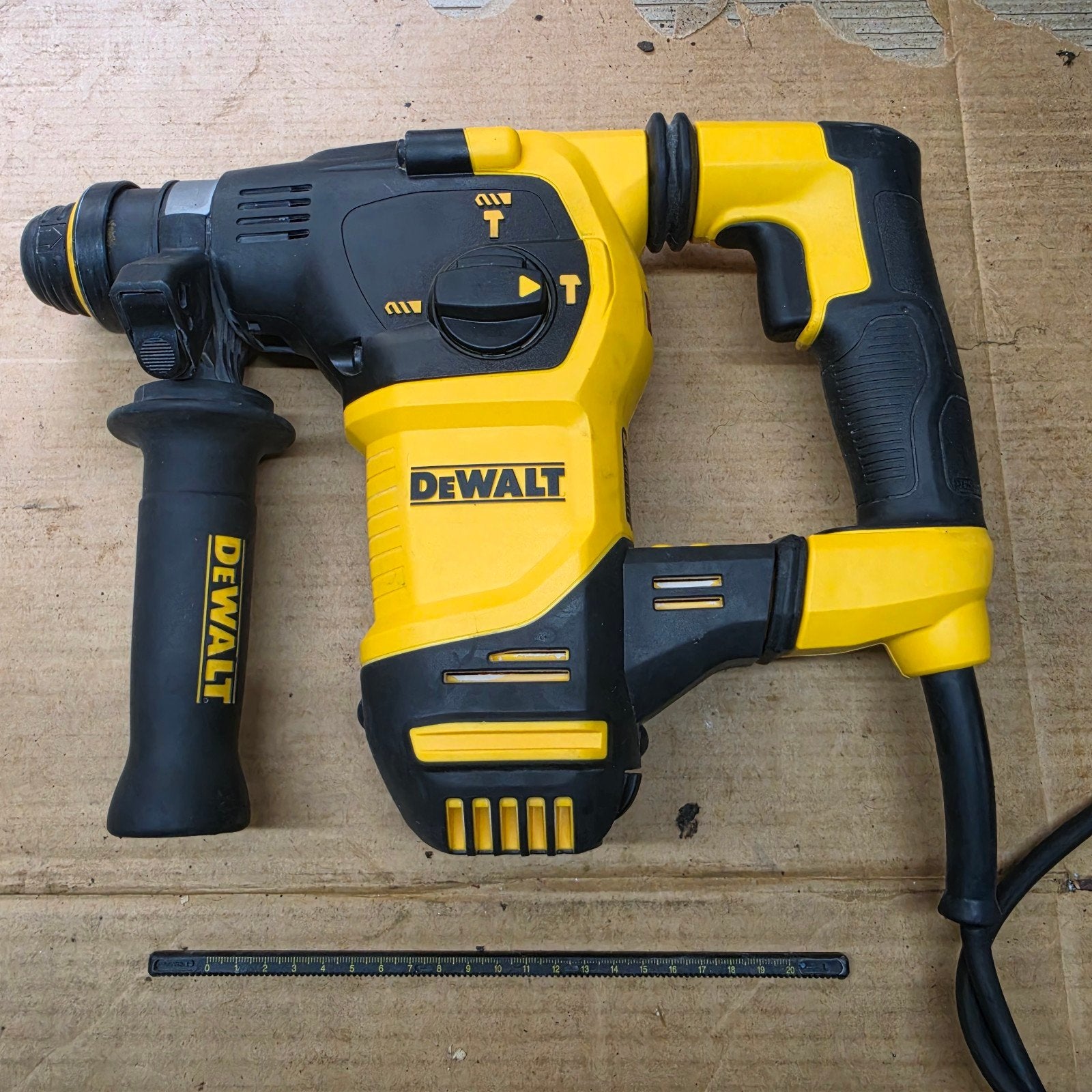 DeWalt D25333K