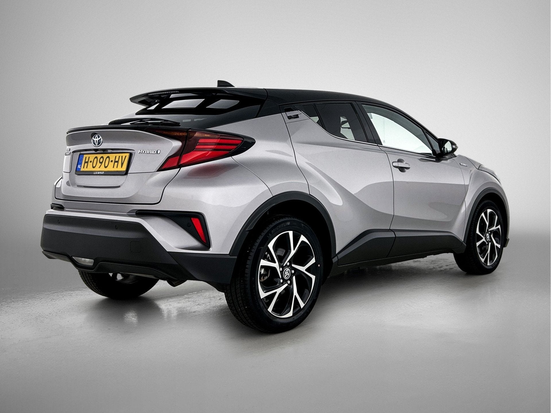 Toyota C-HR 1.8 Hybrid First Edition (bj 2020, automaat), 12 maanden, Stof, 4 cilinders, Origineel Nederlands