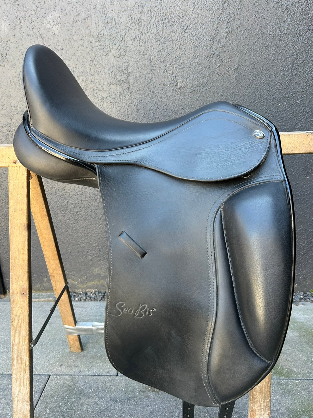 Dressuurzadel 17,5” Medium – zeer nette staat, Ophalen, Zo goed als nieuw, Dressuur