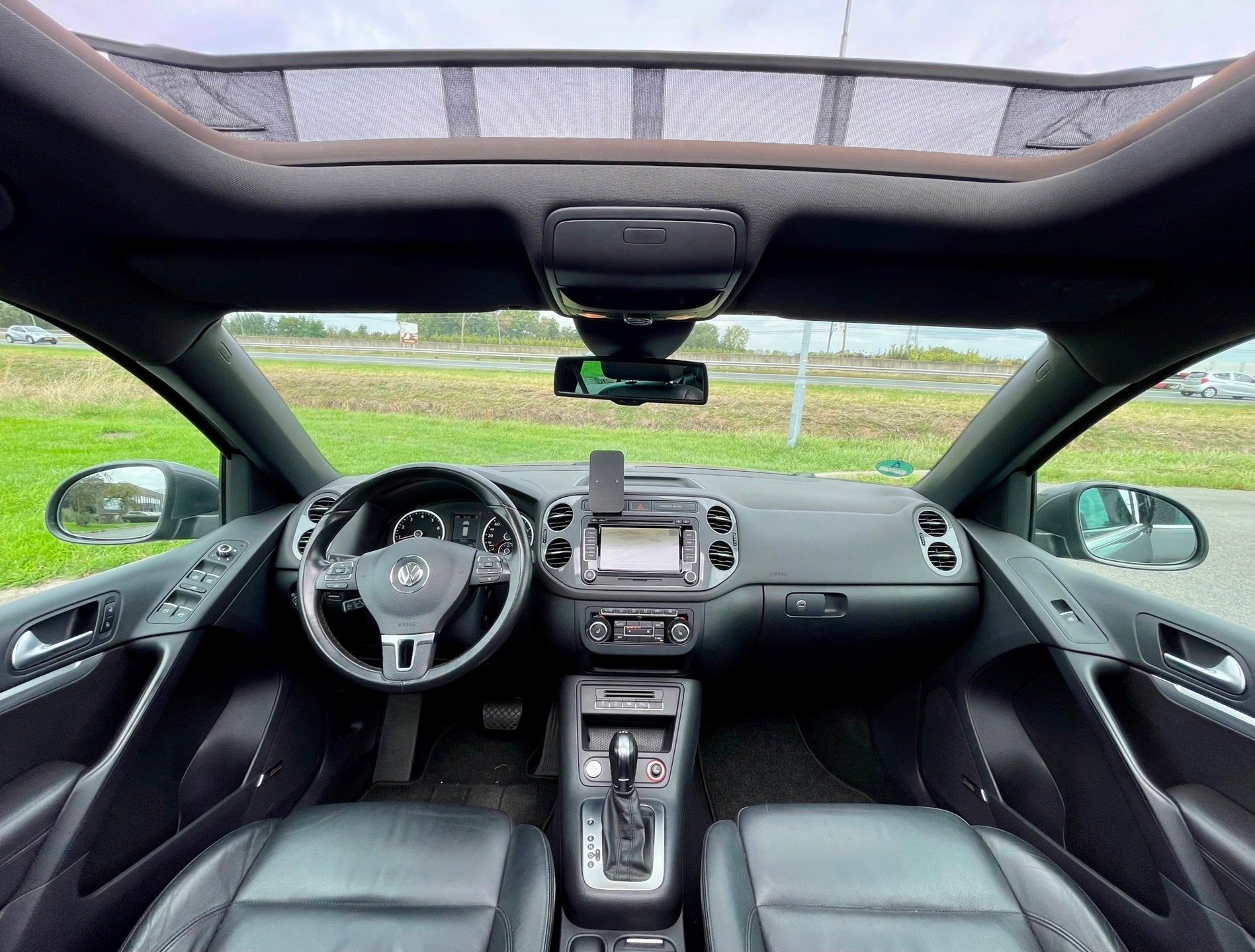 Volkswagen Tiguan 1.4 TSI Sport&Style Aut, 160pk, Trekhaak,, Euro 5, Zwart, 4 cilinders, 1451 kg