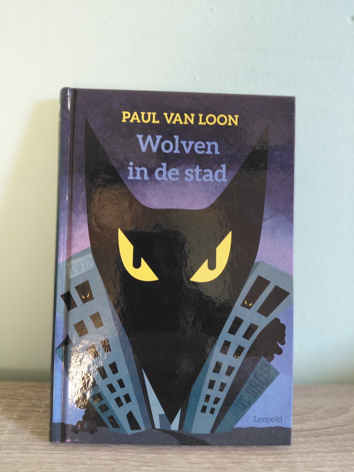 Paul van Loon - Wolven in de stad (Boekenactie), Ophalen of Verzenden, Zo goed als nieuw, Paul van Loon