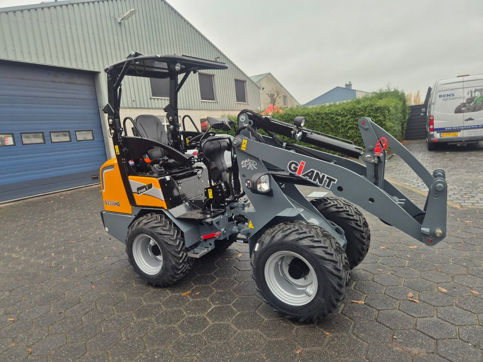 Nieuwe Giant G2300 HD X-tra, Zakelijke goederen, Ophalen of Verzenden, Wiellader of Shovel