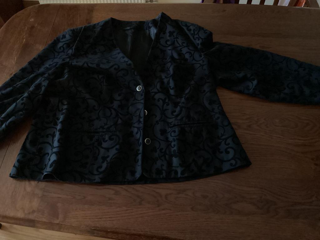 Mooi kort jasje ,zelf gemaakt, Kleding | Dames, Jasjes, Kostuums en Pakken, Gedragen, Jasje, Maat 46/48 (XL) of groter, Ophalen of Verzenden