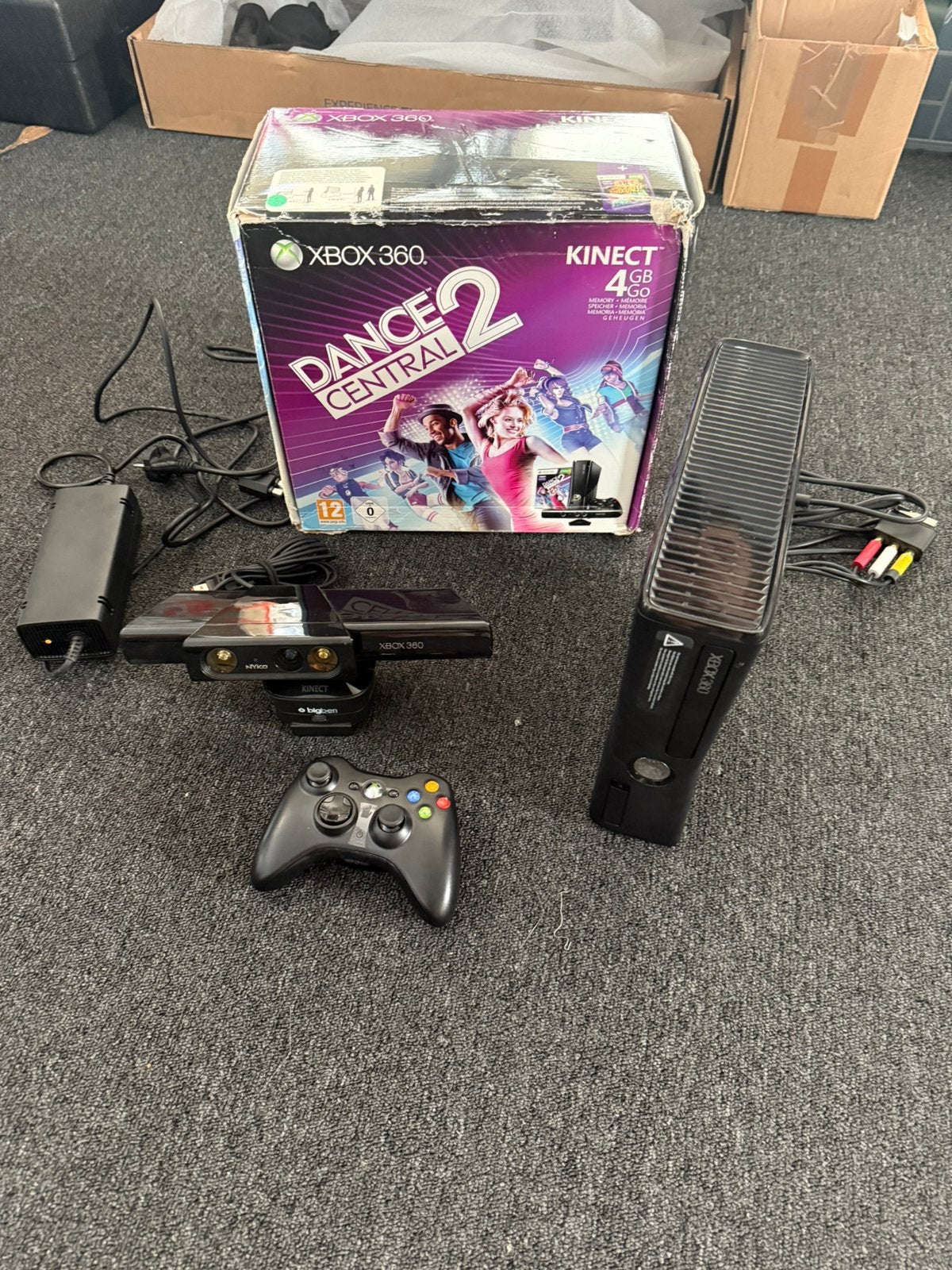 Xbox 360 Slim 250GB + Kinect +Nyko & Bigben, 360 S, Met kinect, Ophalen of Verzenden, Zo goed als nieuw