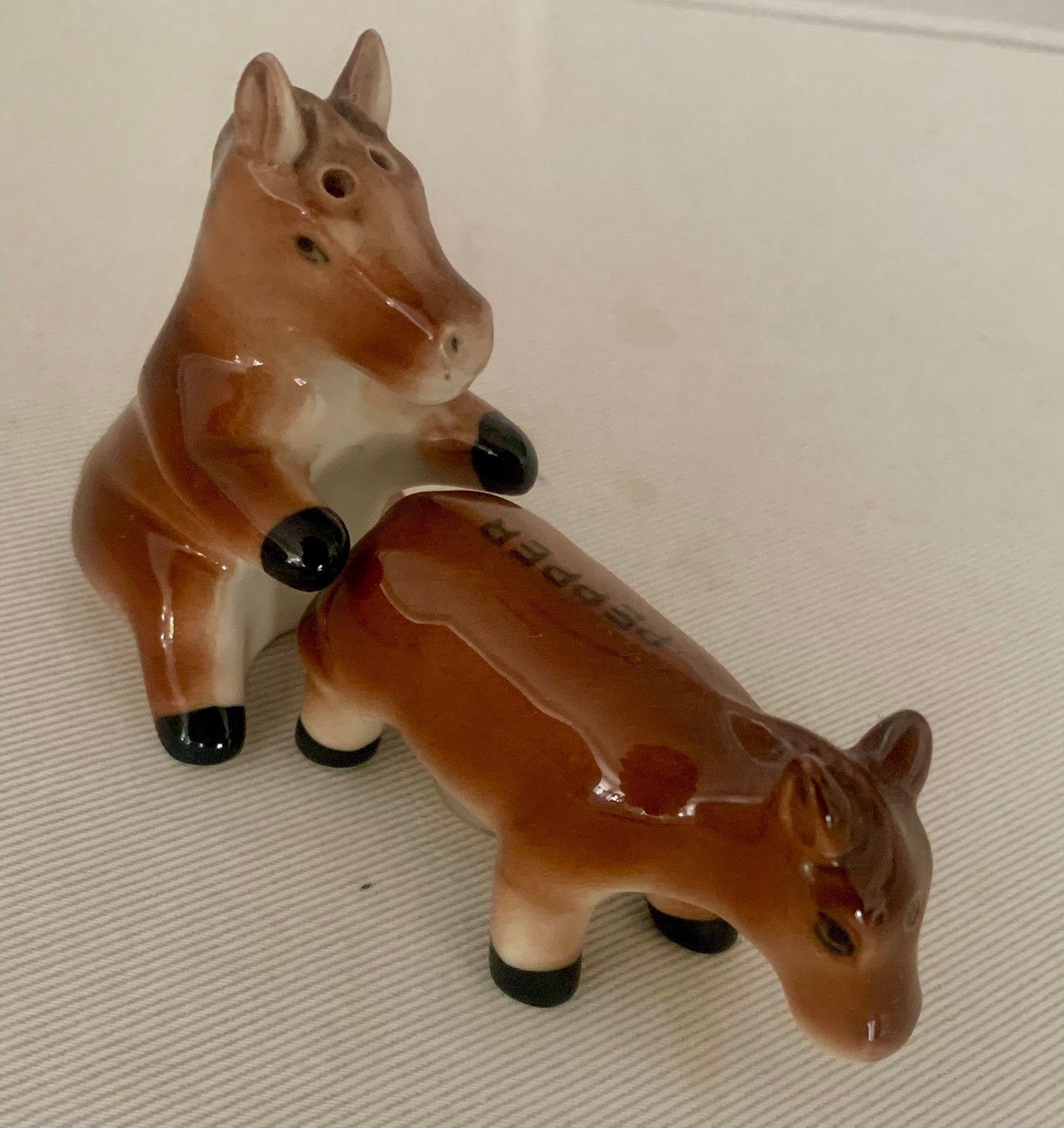 Pepper & Salt setje Zout en Peper vintage paardjes, Huis en Inrichting, Ophalen of Verzenden, Zo goed als nieuw, Overige stijlen