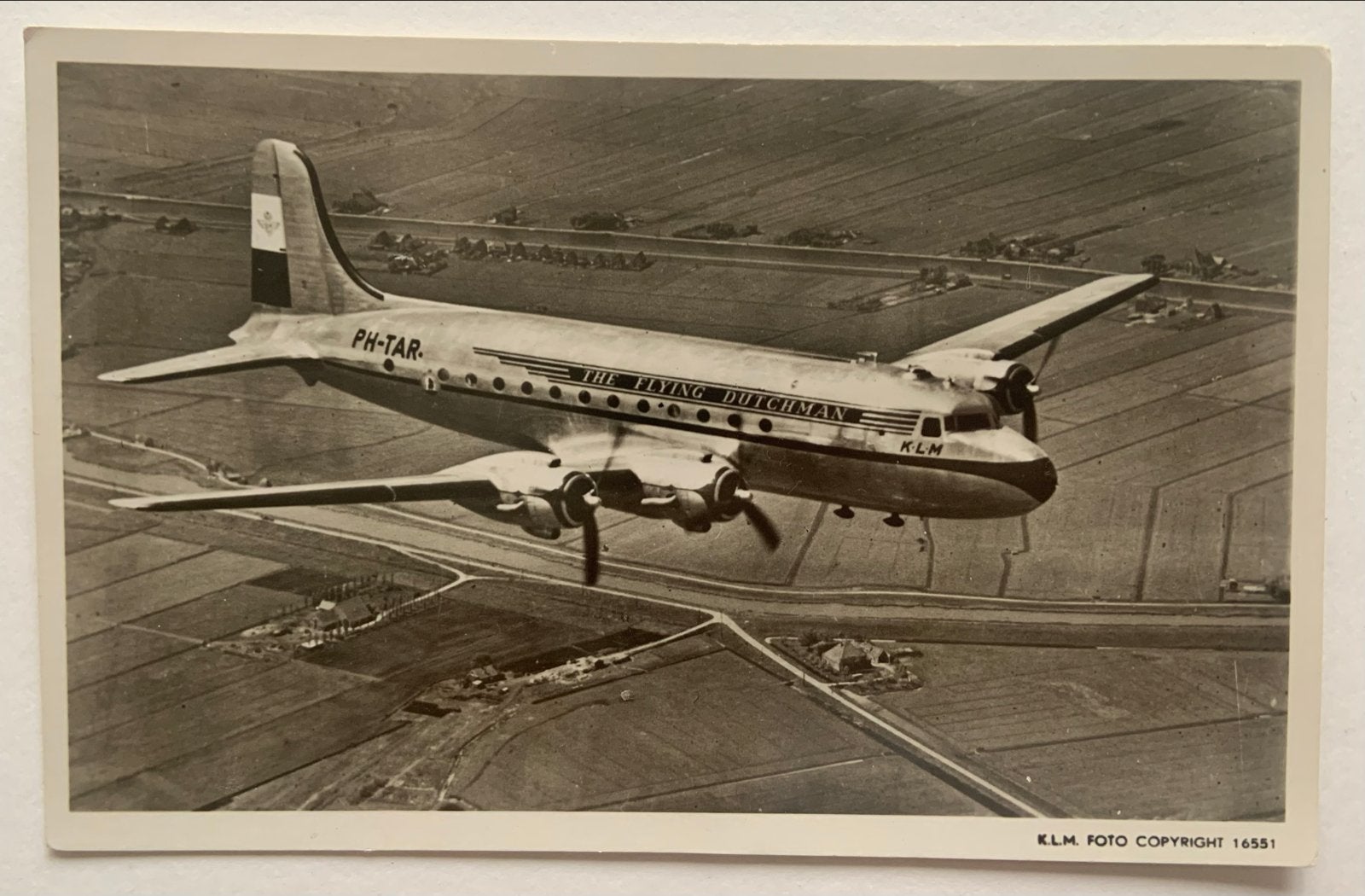 KLM verkeersvliegtuig Douglas DC-4 - Amsterdam-New York, Verzenden, Kaart, Foto of Prent