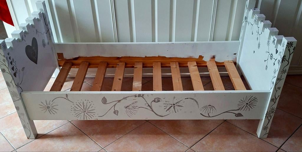 Bijna gratis! Kinderbed 140 x 70 cm zie omschrijving, Kinderen en Baby's, Kinderkamer | Bedden, Ophalen, Gebruikt, 70 tot 85 cm