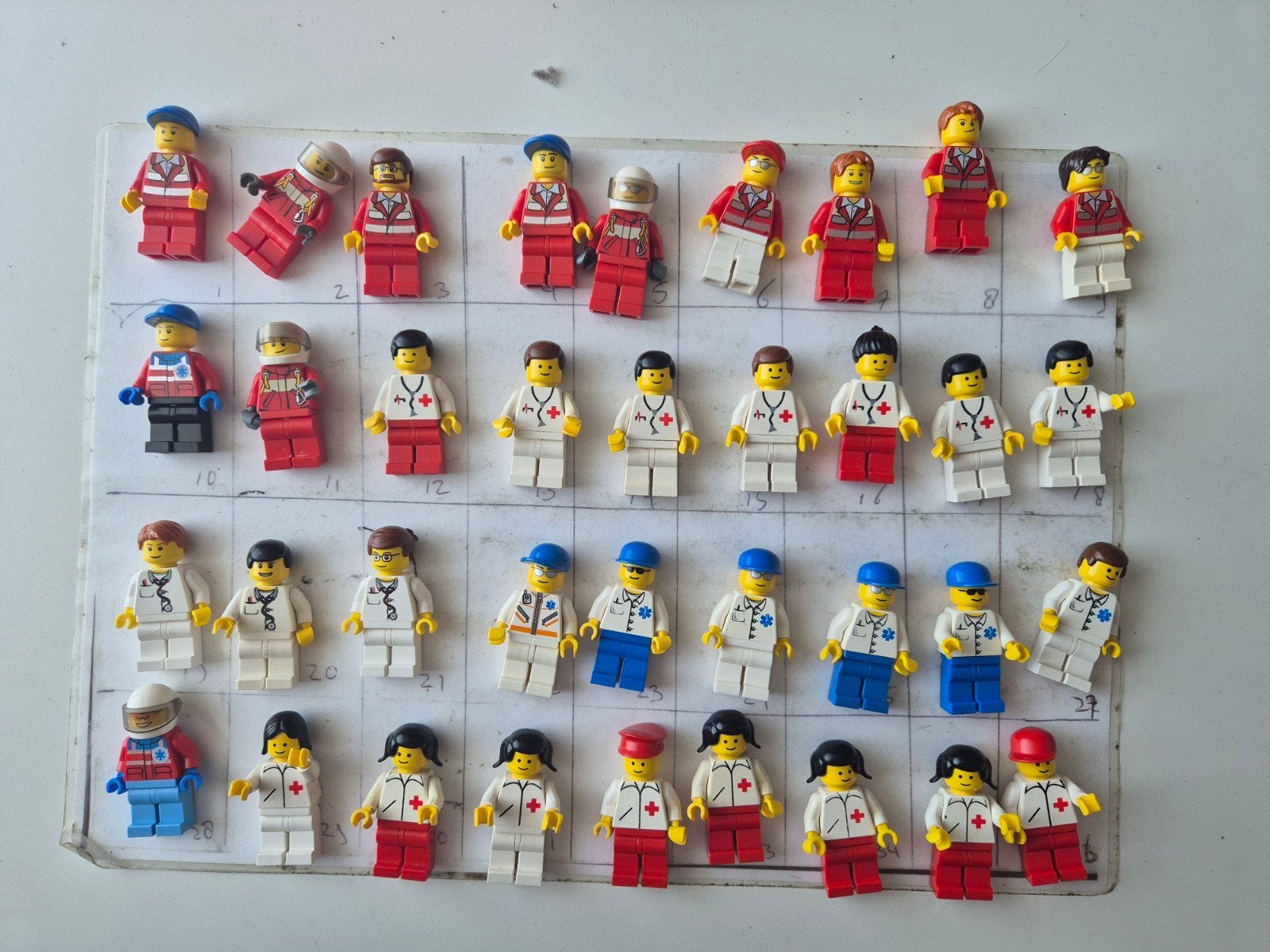 Lego adv27 city vintage poppetjes zuster dokter ziekenhuis, Ophalen of Verzenden