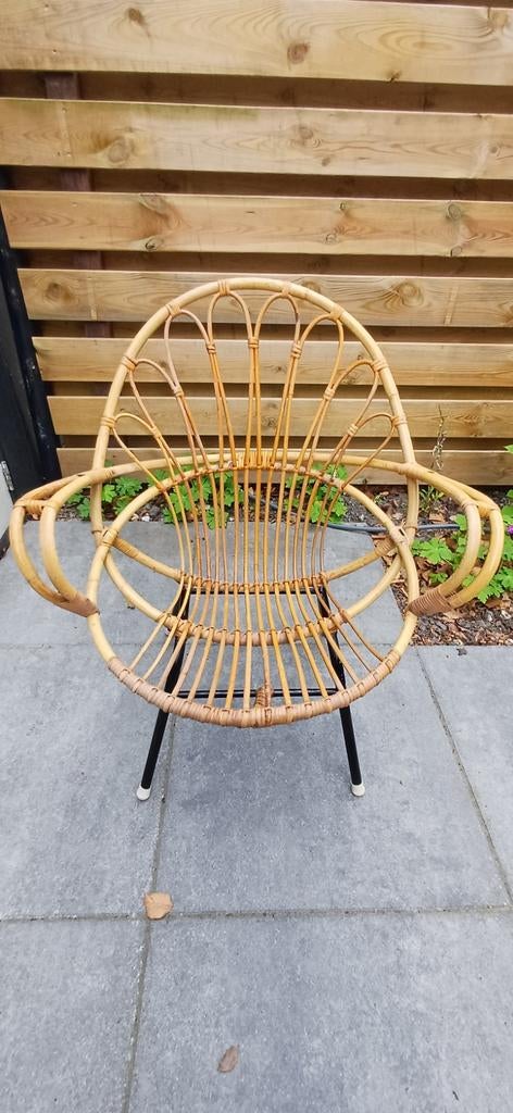 Rotan loungestoel - jaren 70, Huis en Inrichting, Stoelen, Ophalen, Zwart, Metaal, Eén