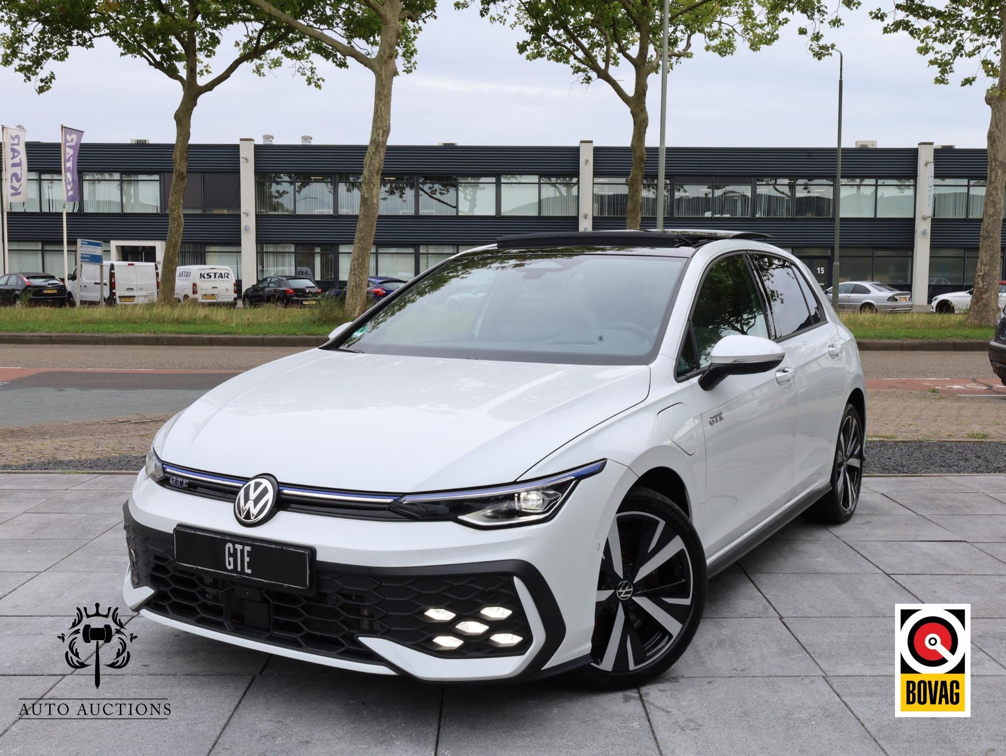 Volkswagen Golf GTE 1.5 eHybrid 272PK | Panodak | Leer | 360, Dealer onderhouden, Euro 6, 4 cilinders, 150 min