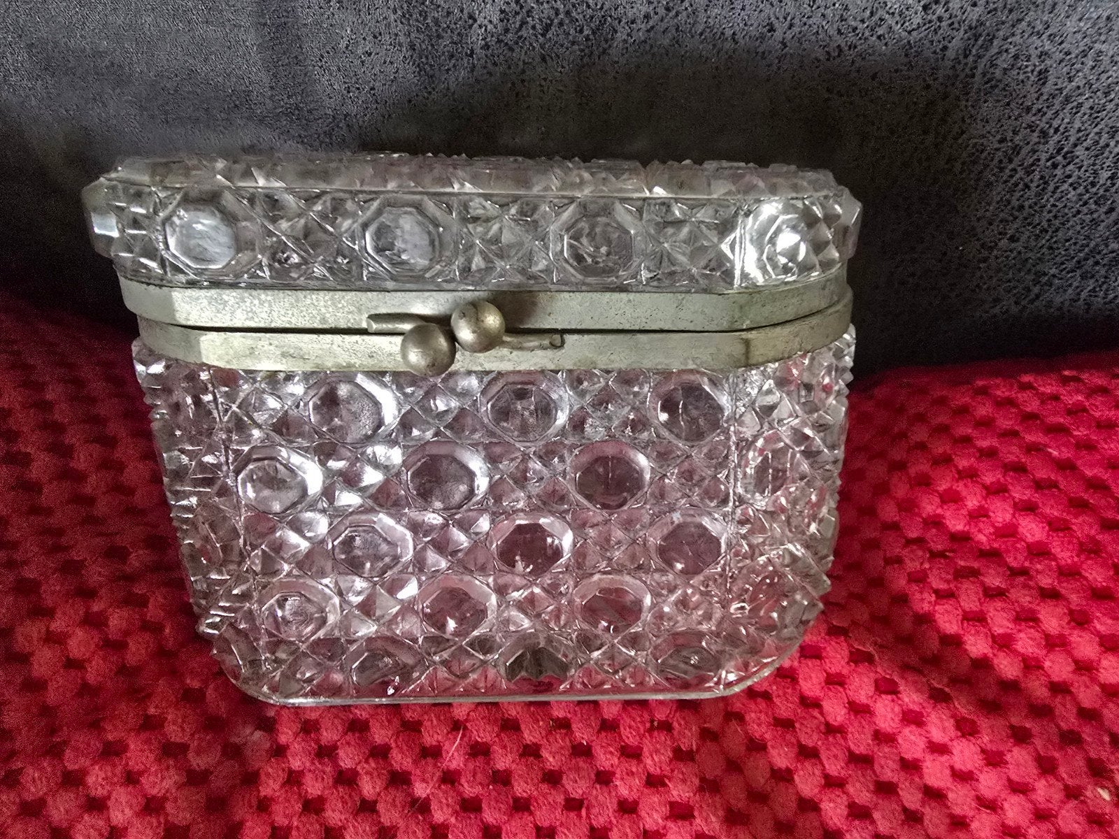 Vintage geslepen glazen (sieraden) doosje, Antiek en Kunst, Curiosa en Brocante, Ophalen